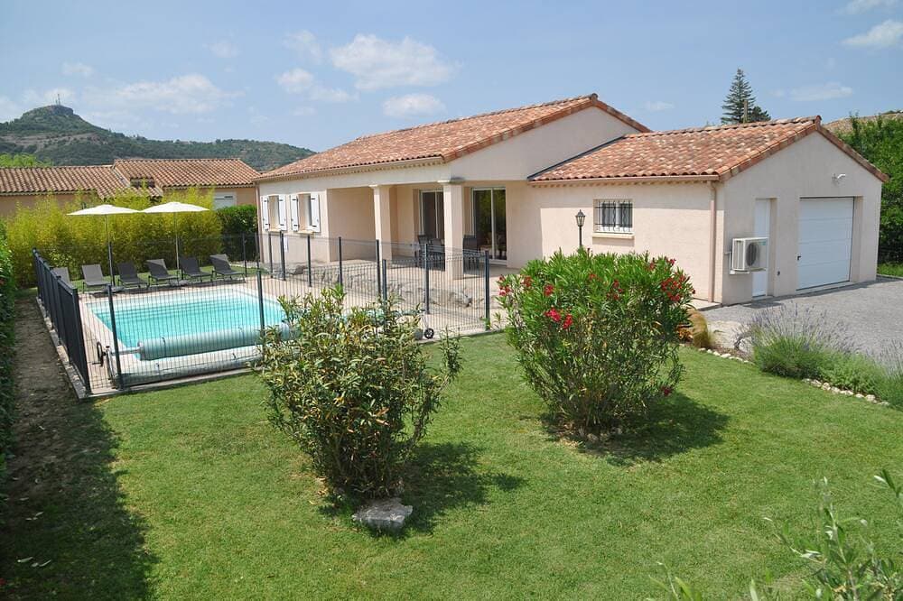 Schöne Villa 6 Pers mit privatem Pool in Vallon Pont d'Arc eingezäunt 1