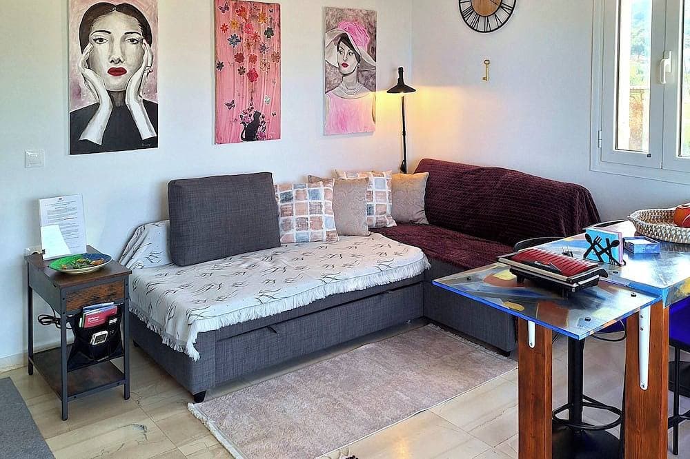 Foto 7 von 30: Allas, Guest Art - Sea view apartment with breathtaking view of the blue sea.