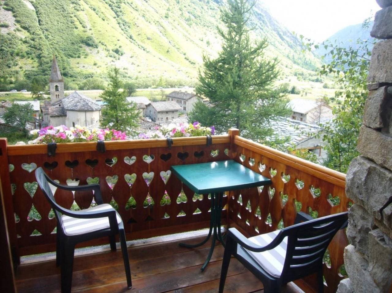 Foto 7 von 9: Gîte Le Marmotton – Chalet Les Abeillos, gemütlich für 2 Personen mit Bergblick