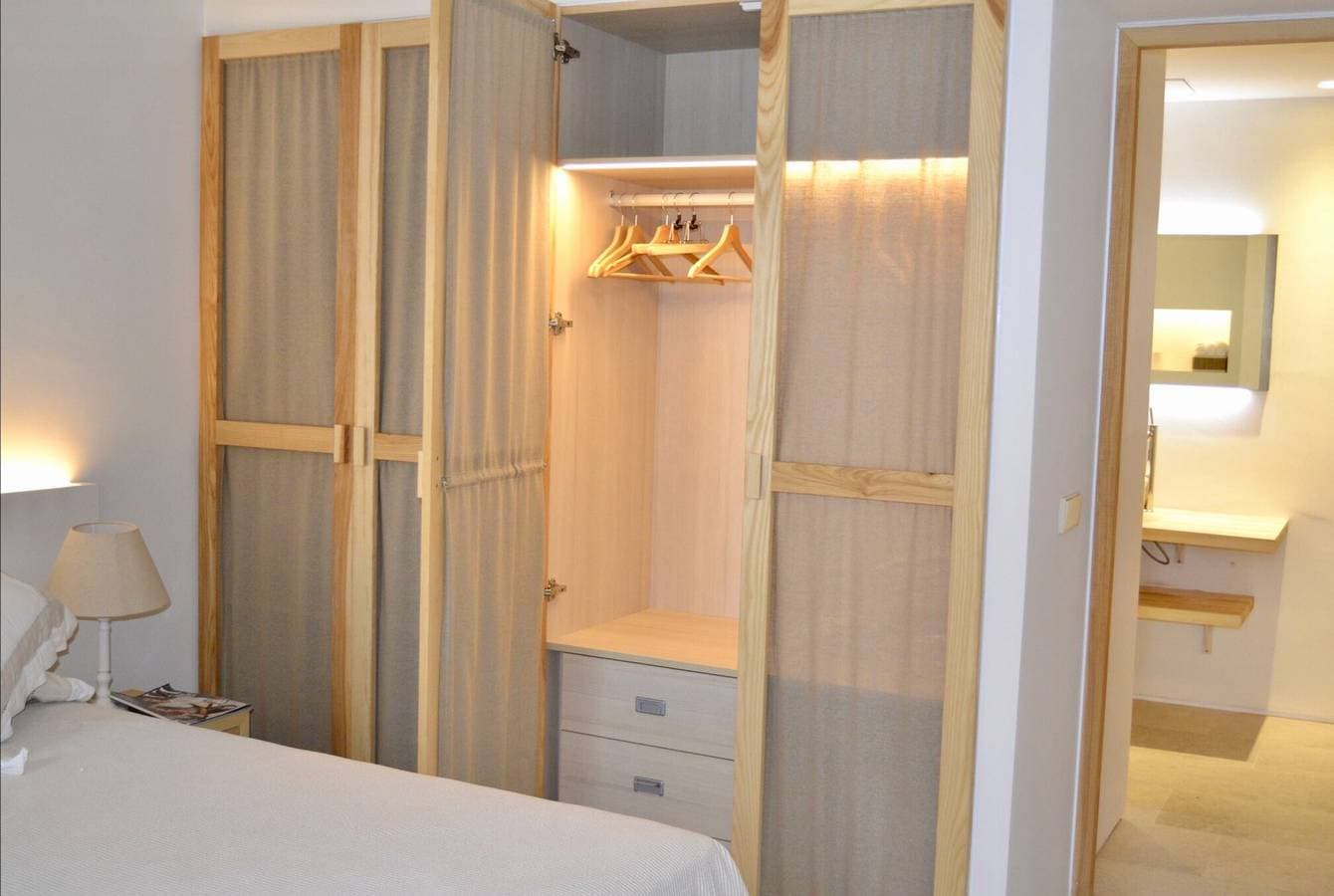Foto 11 von 18: Exklusive Meerblick-Wohnung mit Pool und Chill-out-Bereich
