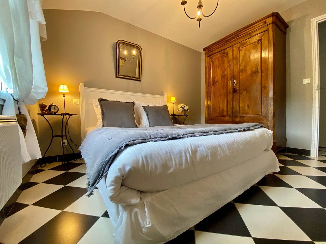 Foto 9 von 16: Charmantes Ferienhaus mit beheiztem Pool und WLAN - 2 Schlafzimmer