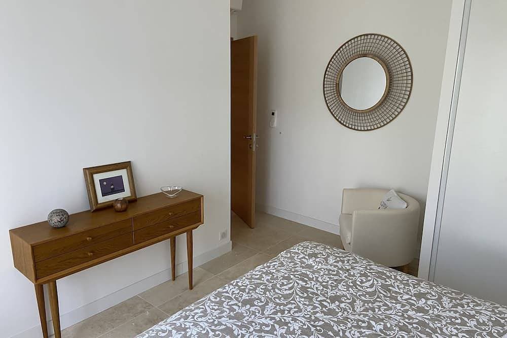 Foto 5 von 30: Beautiful new 180m2 villa with swimming pool terrace and 2500m2 wooded garden