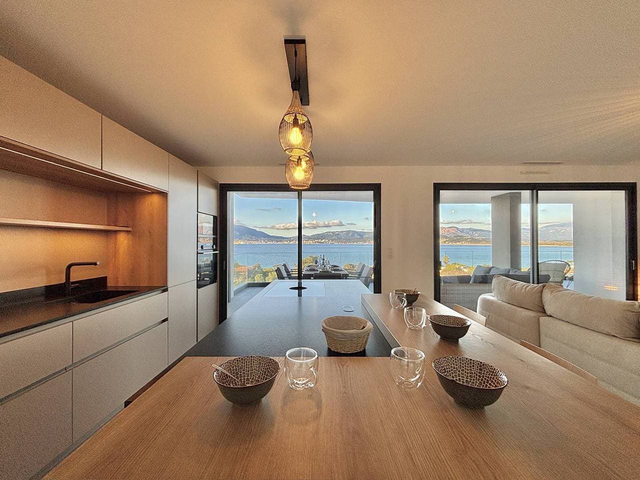 Foto 6 von 28: Porticcio: 3-Zimmer Wohnung mit Meerblick, Parkplatz, 4 Pers.