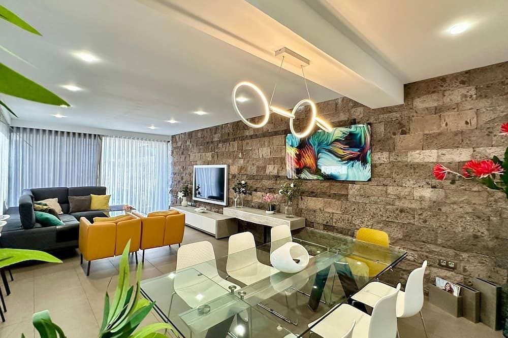 Foto 9 von 30: Luxury Villa in el Duque with 6 bedroom privet pool, the best area in Tenerife!
