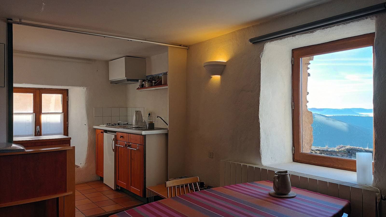 Foto 12 von 24: Ferienhaus 'La Clé Des Sens' mit Bergblick, privater Terrasse und Innenpool