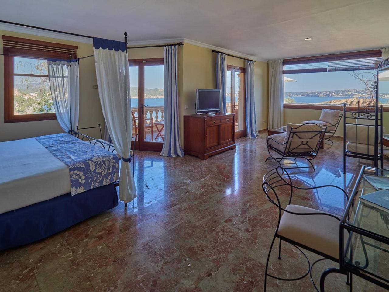 Foto 9 von 9: Queen Suite with Sea View (2 Adults + 2 Children)