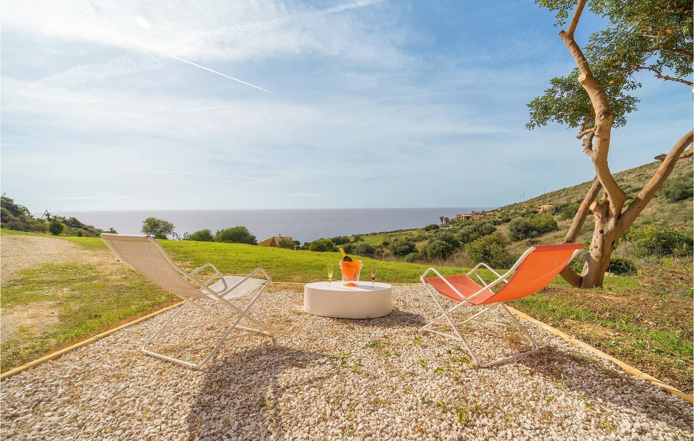 Foto 5 von 27: Apartment mit Meerblick, Pool und Garten
