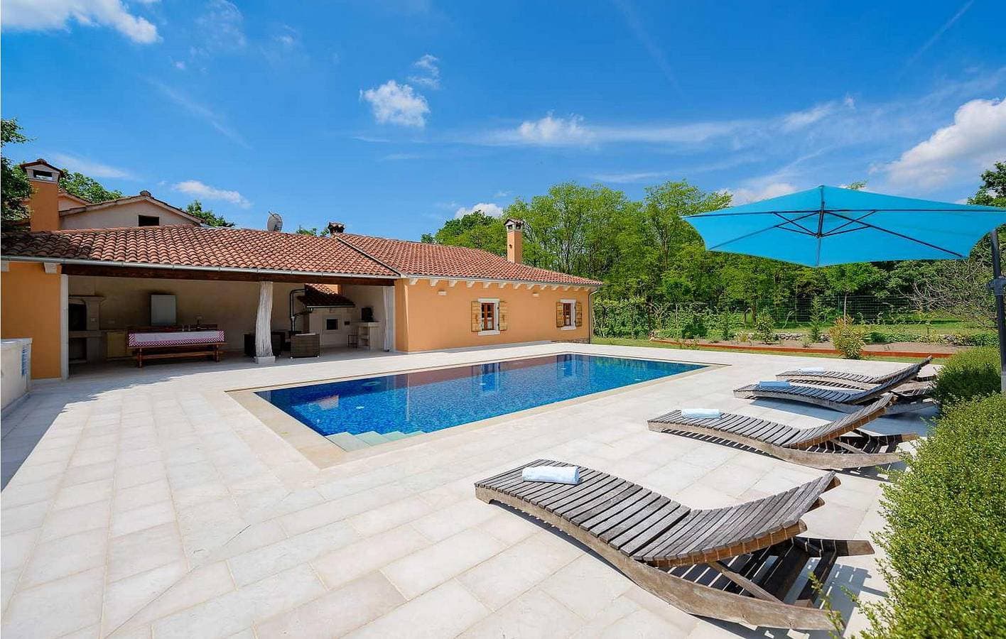 Foto 6 von 41: Charmante 2-Zimmer-Wohnung mit Pool und WLAN in der Nähe von Sveti Petar u Šumi