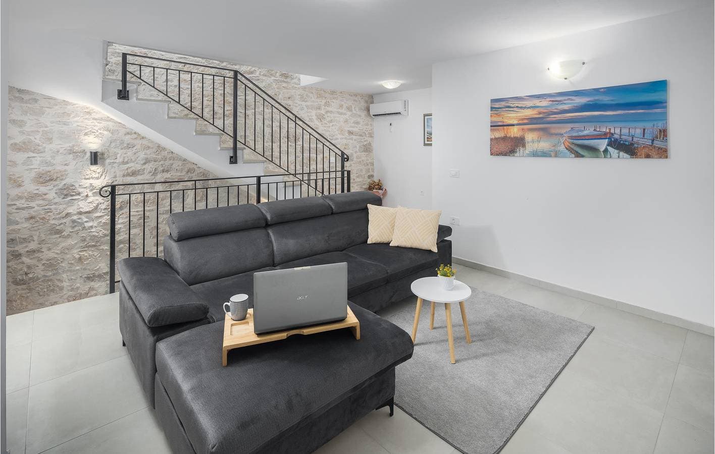 Foto 13 von 30: Gemütliche 1-Zimmer-Wohnung mit Pool, WLAN und Parkplatz in Anzici