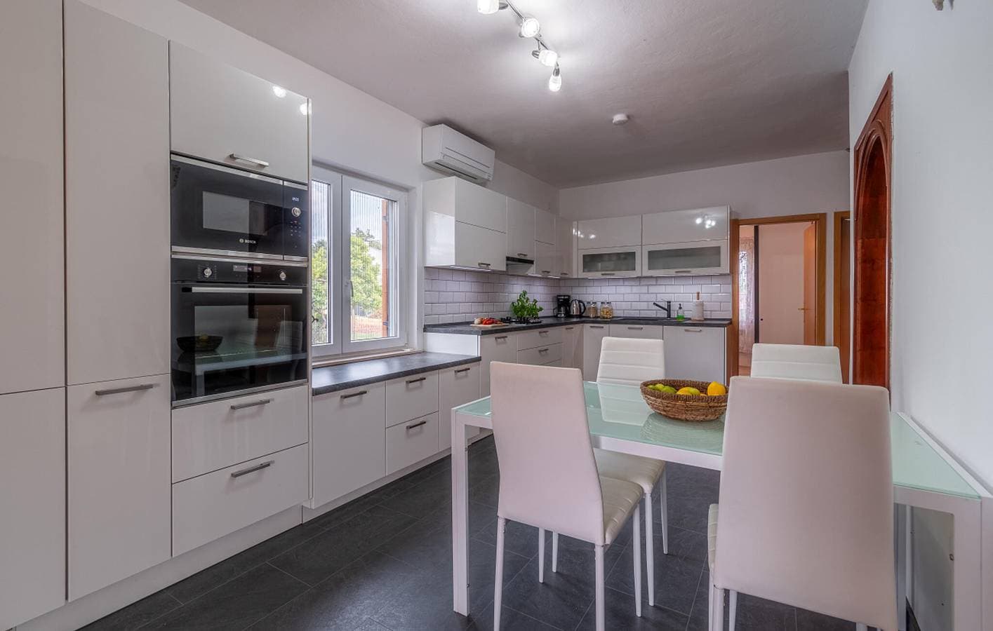 Foto 8 von 37: Charmante 2-Zimmer-Wohnung mit Terrasse, WLAN und Parkplatz in Žminj