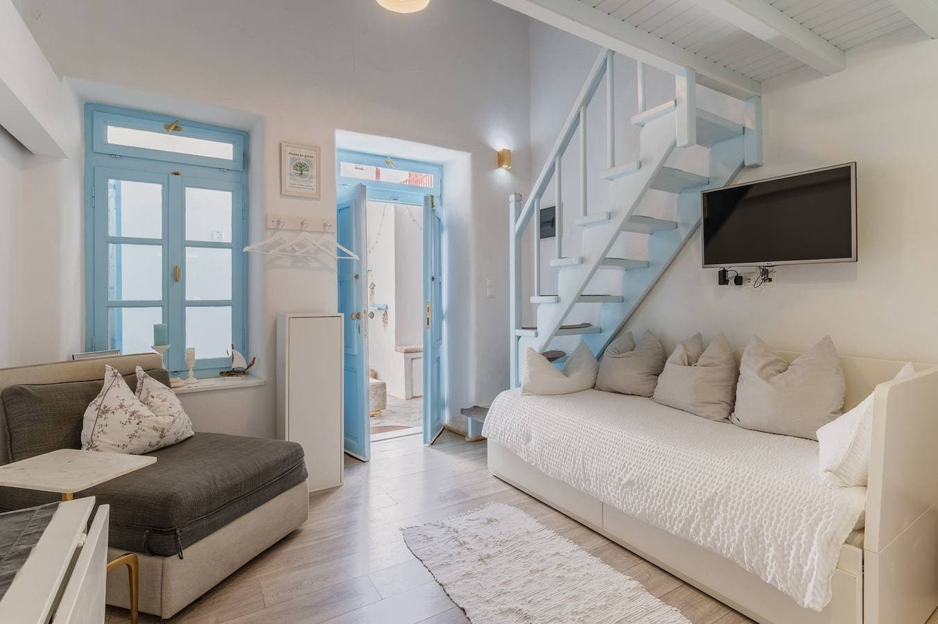 5-Bed Stylish Maisonette 1