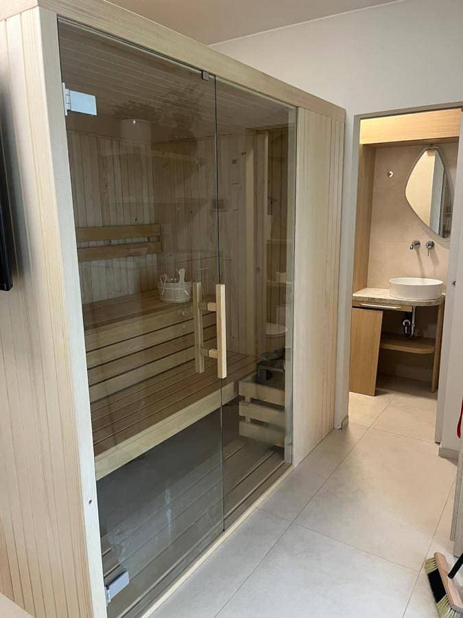 Foto 4 von 20: Wally Suite with Spa Package