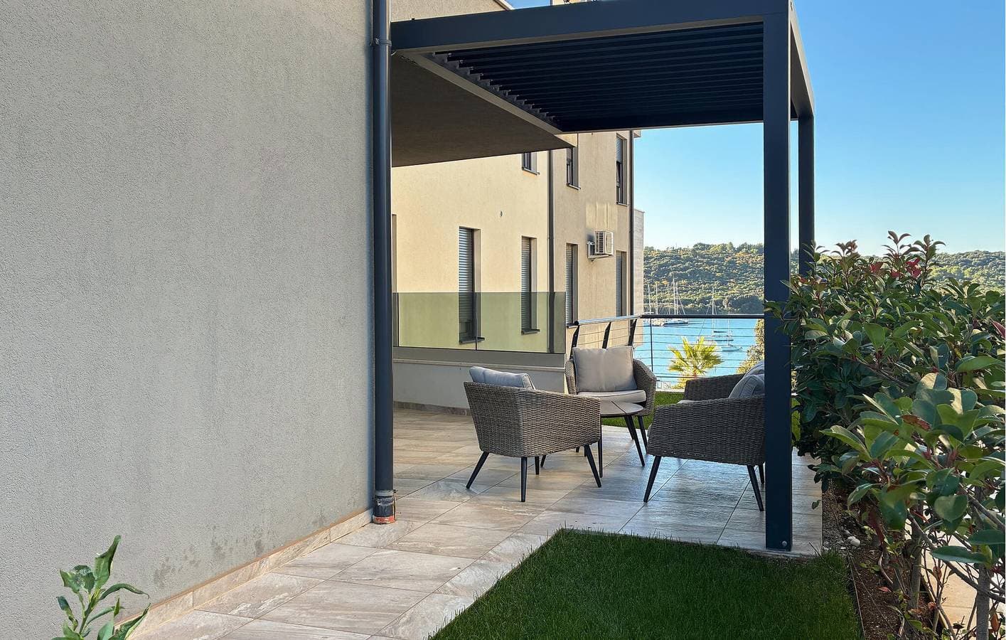 Foto 9 von 39: Charmantes Apartment, 2 km vom Strand entfernt: mit Pool, WLAN und Terrasse