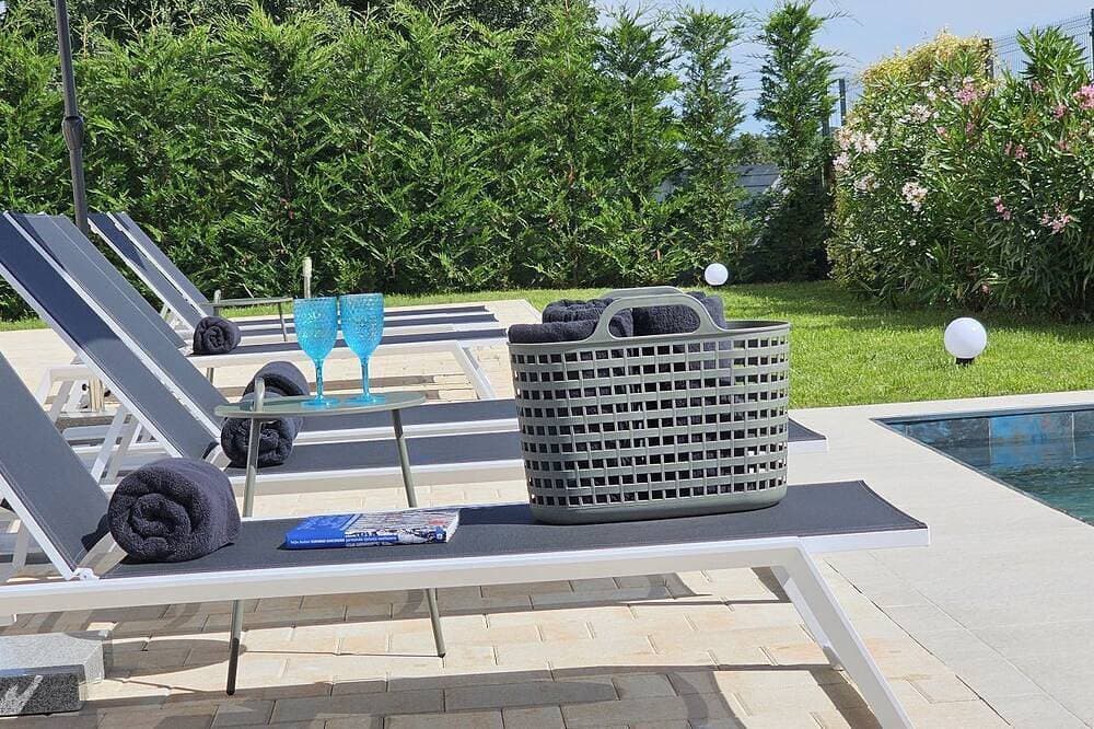 Foto 12 von 22: Bezauberndes und hundefreundliches Apartment mit Pool, Privatparkplatz, Klima