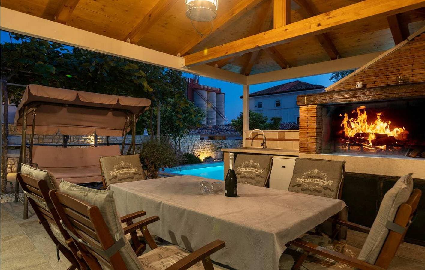 Foto 9 von 44: Charmantes Apartment mit Pool und Terrasse, nur wenige Schritte von den Sehenswürdigkeiten von Visnjan entfernt