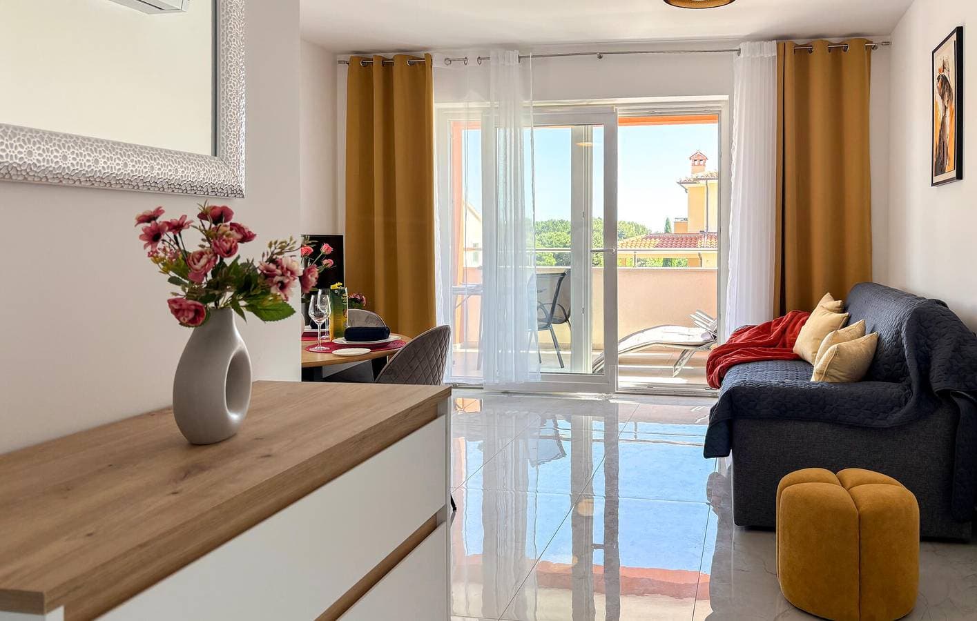 Foto 4 von 25: Gemütliche Ferienwohnung mit Terrasse, WLAN und Parkplatz, 1 km vom Strand Bijela entfernt