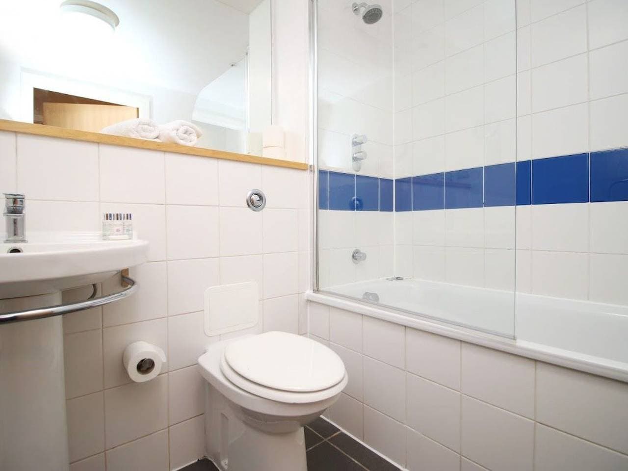 Foto 9 von 19: Zentrale Wohnung Bristol, 2 Betten, Balkon, Wi-Fi