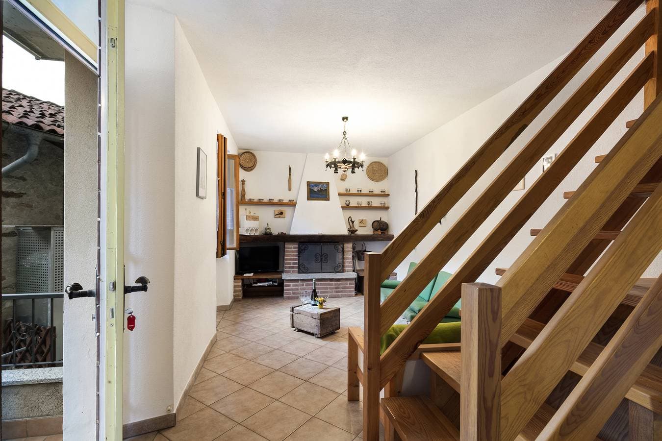 Foto 12 von 31: Casa Lara: Cosy Alpine Home Near Lugano + Garden (Sleeps 5)