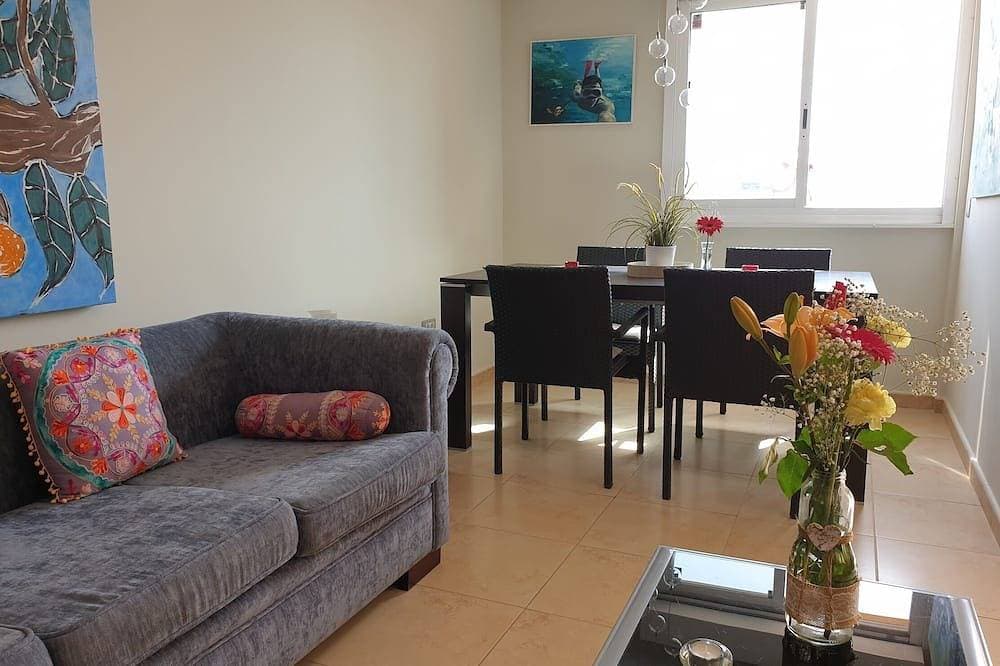 Foto 10 von 30: Schöne neue Maisonette mit großen Terrassen, mit sehr schönem Meerblick. Zum Entspannen