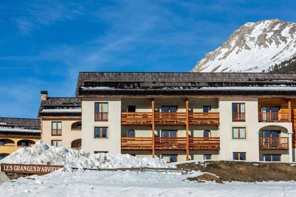 Foto 6 von 30: Mountain apartment ⭐️⭐️⭐️ heated pool, ski slopes 100m away.