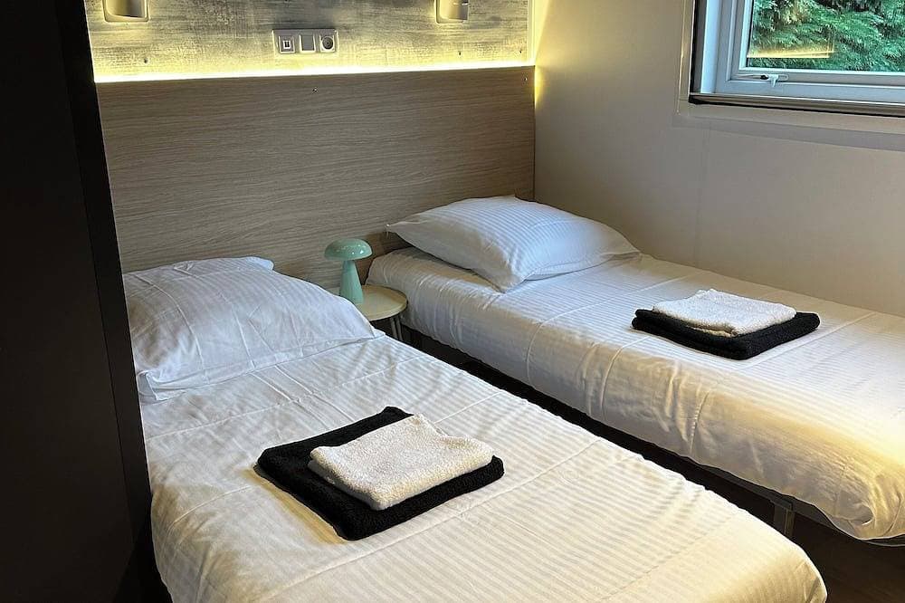 Foto 3 von 23: 6-person air-conditioned luxury bungalow with private Jacuzzi in enclosed garden