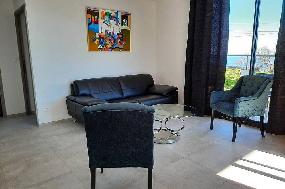 Foto 6 von 12: 10 Minuten von Nizza und Monaco Entfernt, 2-zimmer-wohnung in Einem Schönen Haus mit Meerblick