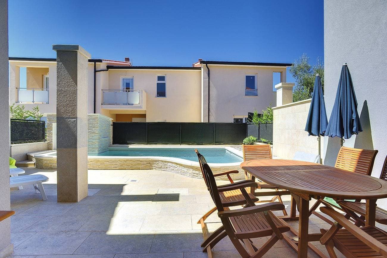 Foto 3 von 22: Strandnahe Villa mit privatem Pool, WLAN, Terrasse, Grill