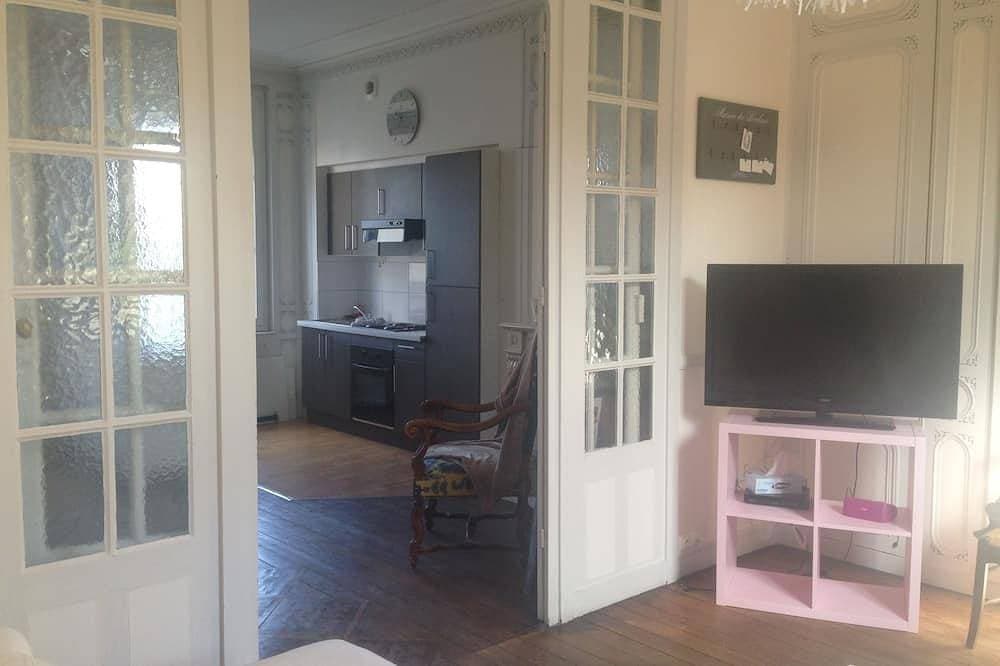 Foto 3 von 30: La Roseraie, große 2 Zimmerwohnung, Garten, Stellplatz möglich. im Herzen von Honfeu