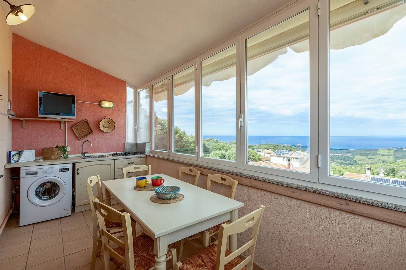 Foto 2 von 30: Ferienhaus 'Maestrale' mit Meerblick, privater Terrasse und Klimaanlage