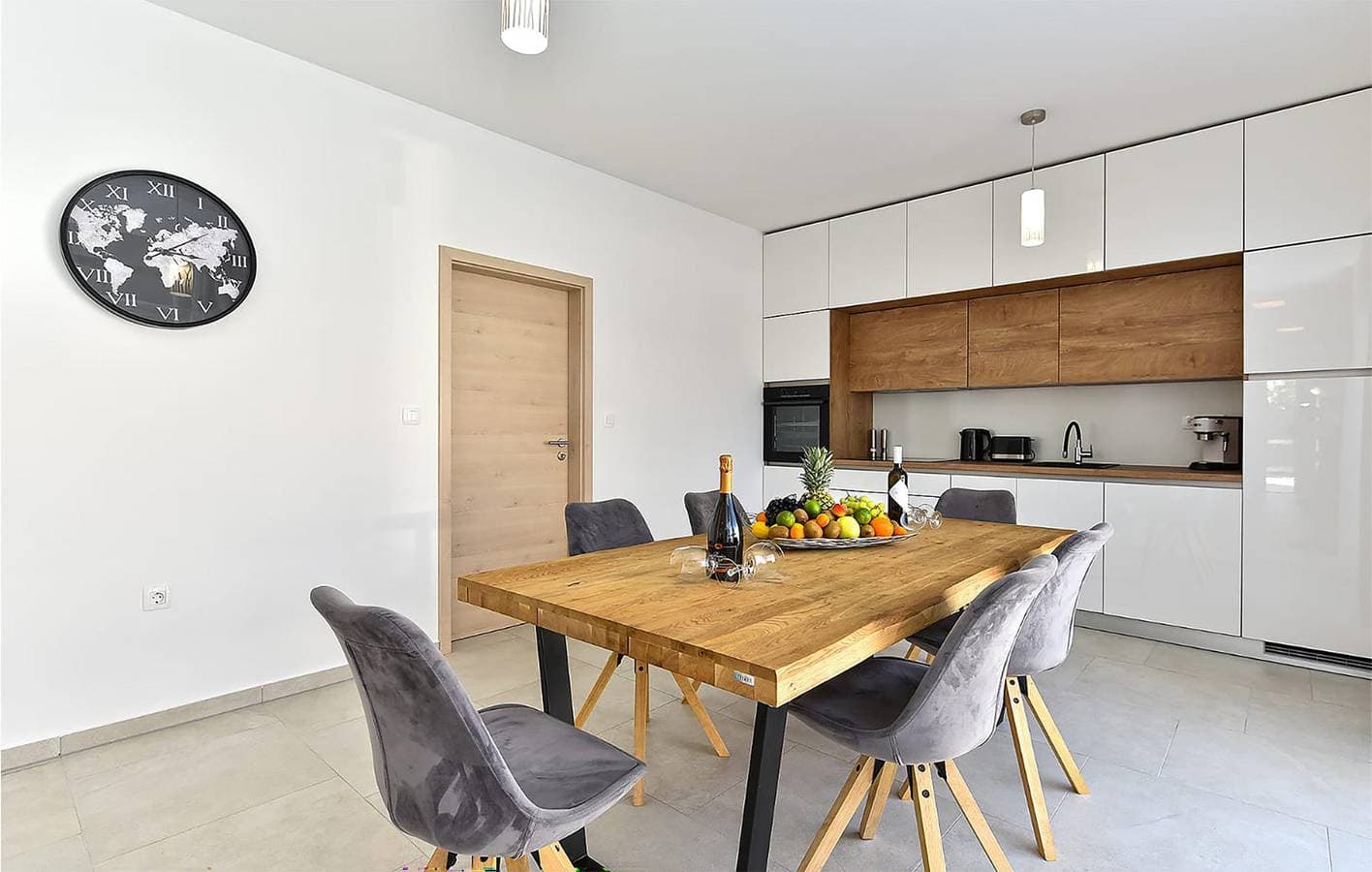 Foto 6 von 28: Gemütliche 140 m² große Ferienwohnung mit Pool in der Nähe des Strandes von Fažana