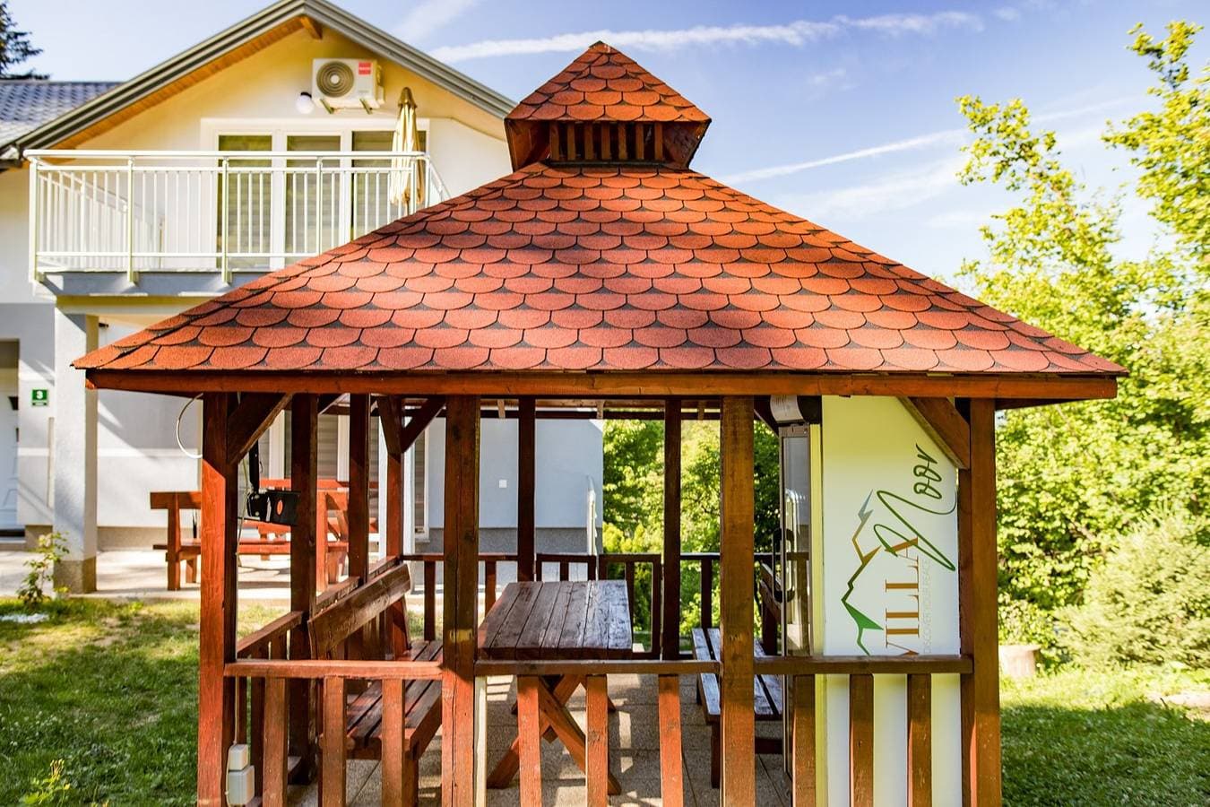 Foto 6 von 78: Ferienhaus für 24 Personen mit Garten