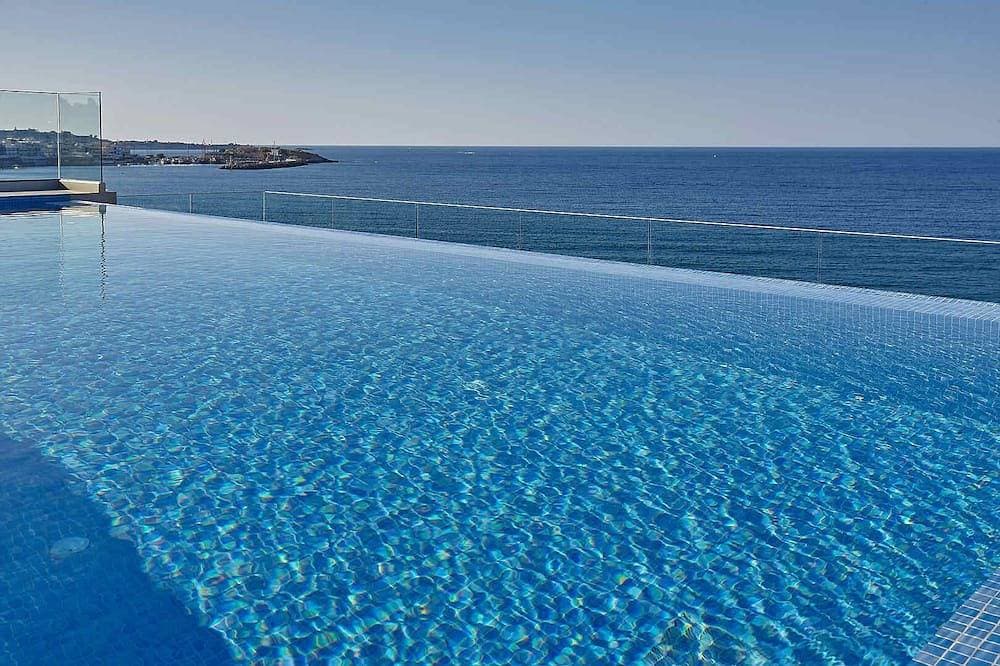 Foto 8 von 20: Neu 1 Schlafzimmer Apartments mit Meerblick, Infinity-Pool, familienfreundlich, Strand