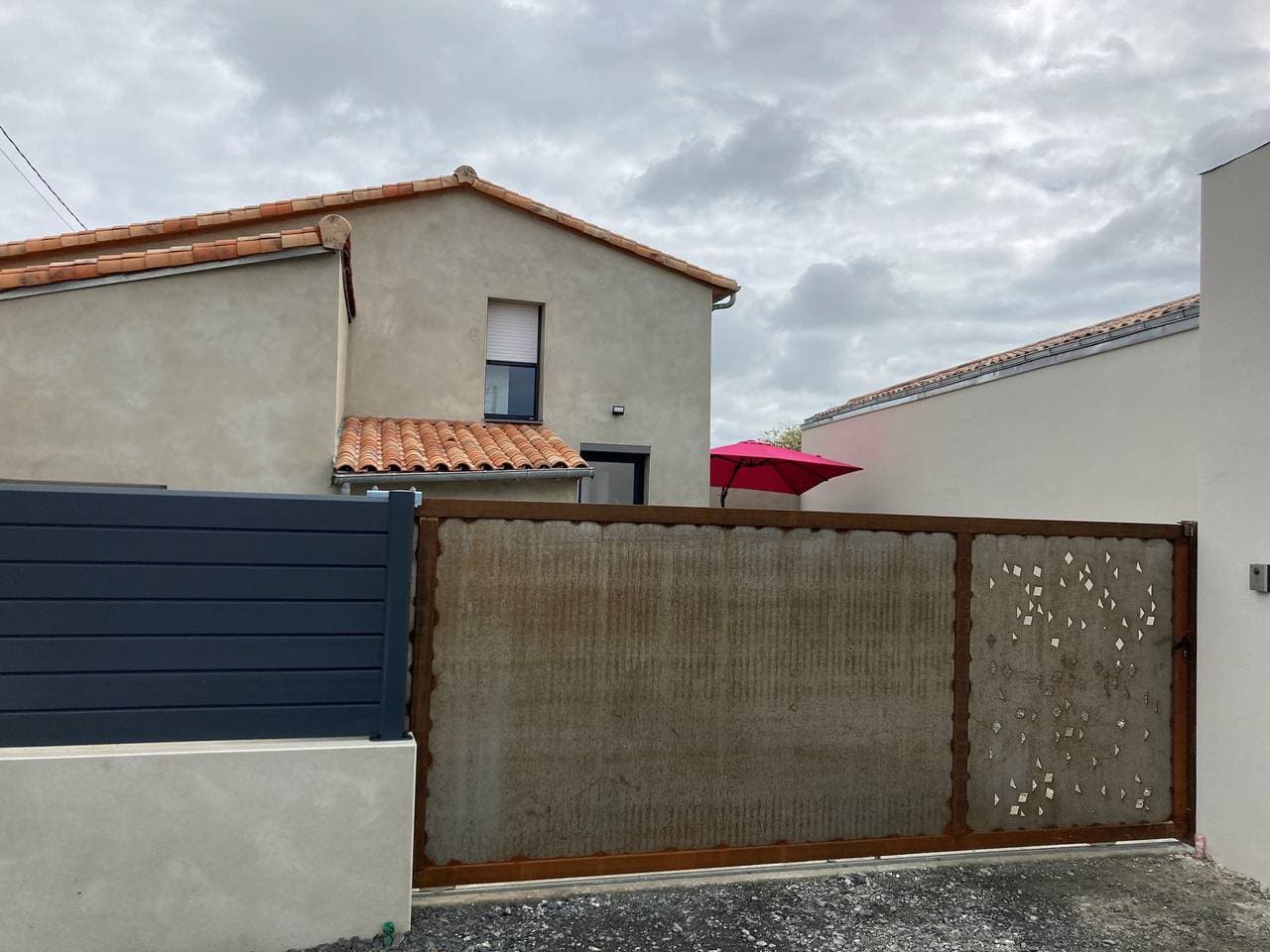Foto 13 von 14: Traditionelles Haus im Weinbau. Renoviert, ruhig mit Terrasse, Parkplatz und moderner Einrichtung.