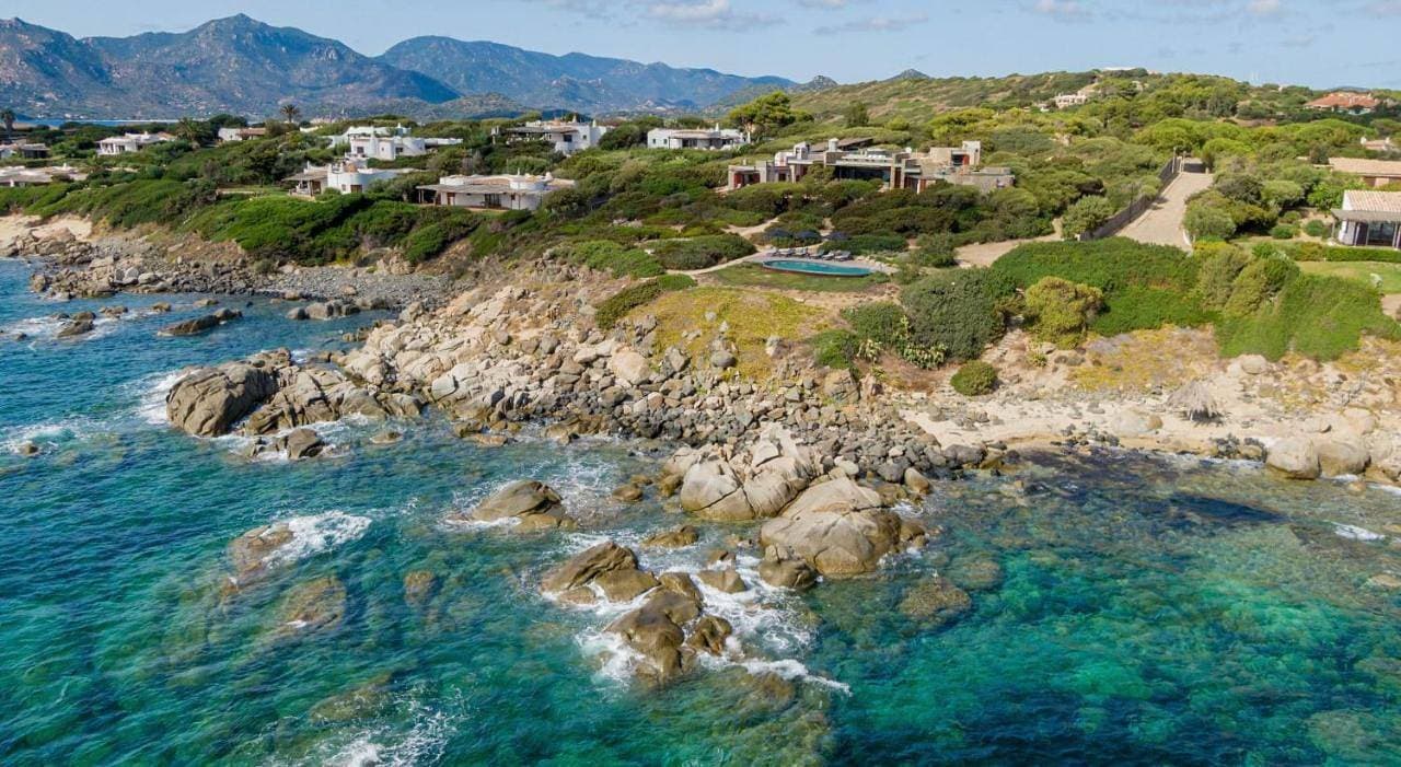 Pedra - Seaside & pool villa in wild Mediterranean 1