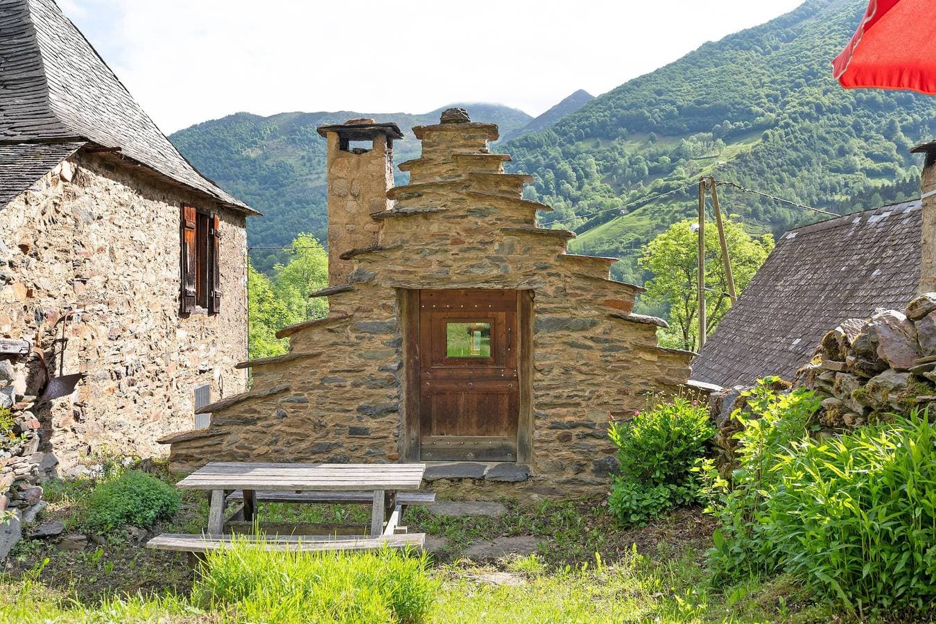 Foto 2 von 20: Gîte „La Grange De Claude“ mit Bergblick und privatem Garten
