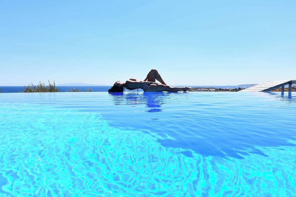 Foto 13 von 30: Studio 6 - Sea View, Shared Infinity Pool, Bar, Outdoor Gym, 4' from beach