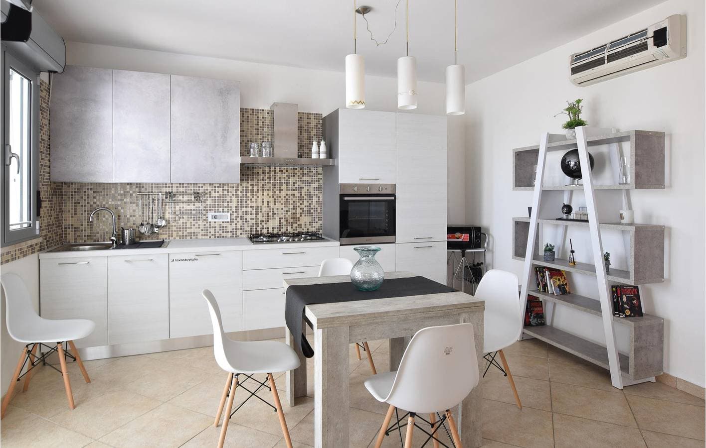 Foto 5 von 16: Appartement am Pool mit Küche und Parkplatz: Assemini