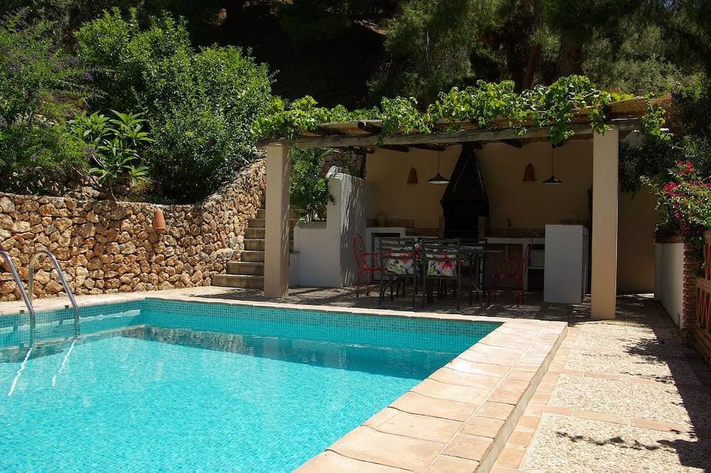Foto 12 von 28: Heiliger Brunnen. Landhaus in Frigiliana, mit Blick auf das Meer und die Berge.