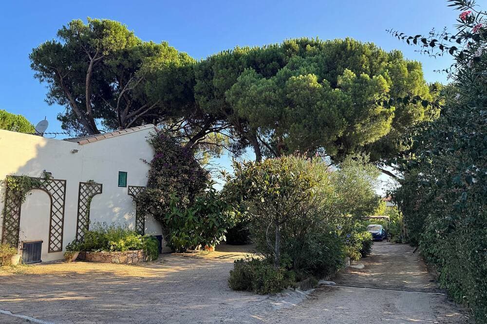 Foto 7 von 11: Petite Maison Avec 2 Chambres 3 Personnes Avec Terrasse Propriété Fermée