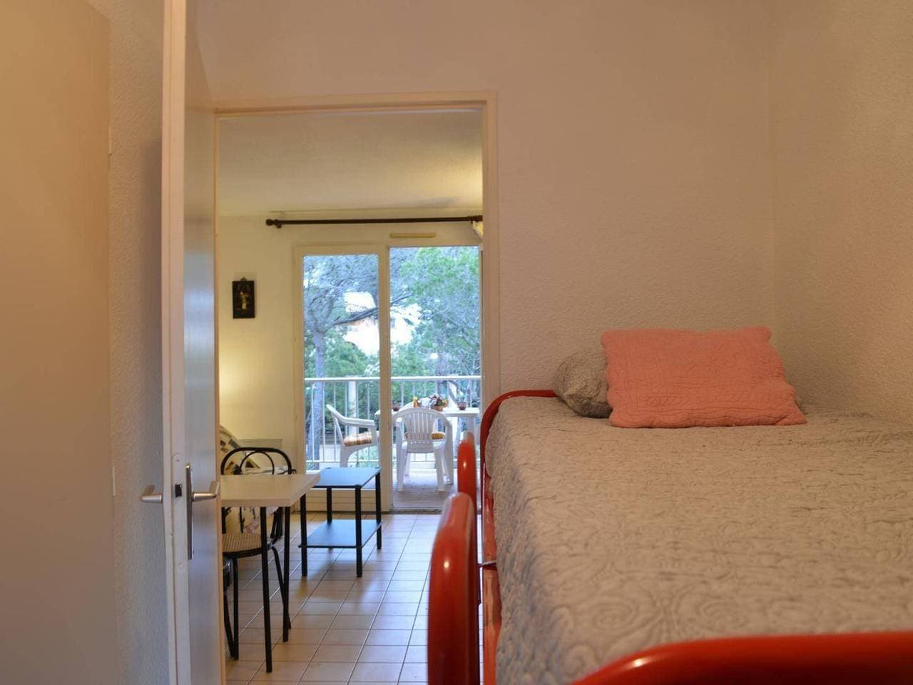 Foto 8 von 20: Studio cabine avec piscine, tennis, parking privé à 400m de la plage - 4 couchages