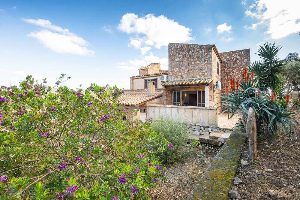 Foto 7 von 30: Schöne Naturstein-Finca für 7 Personen mit Ausblick, privatem Pool, Klima, Wlan.