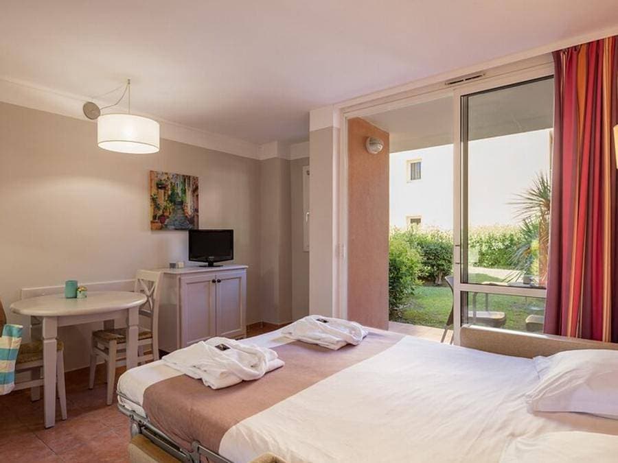 Foto 11 von 25: Pierre & Vacances Résidence Les Rives de Cannes - Mandelieu - Studio 2 personen - Studio-Terrasse