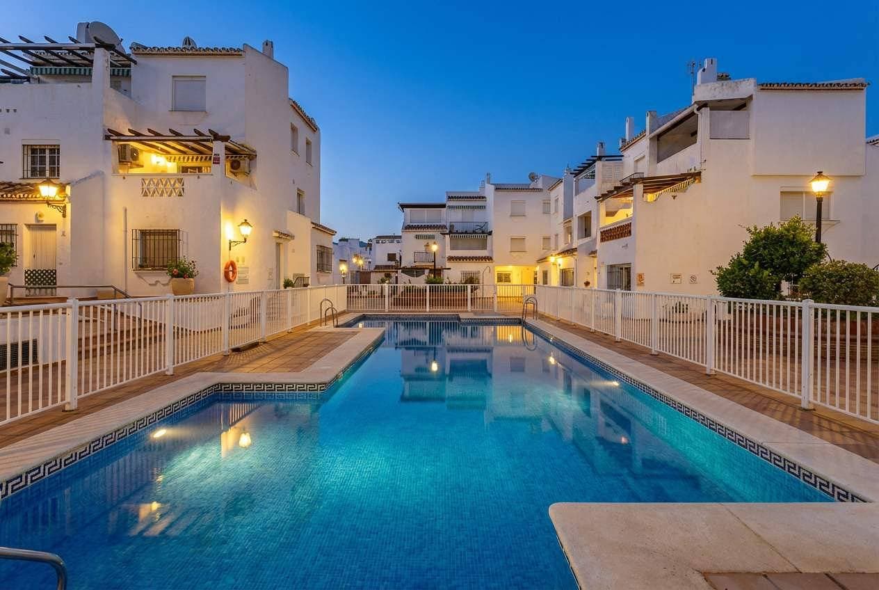 Foto 2 von 30: Beachfront Apartment w/ Pool & Golf Access - La Duquesa