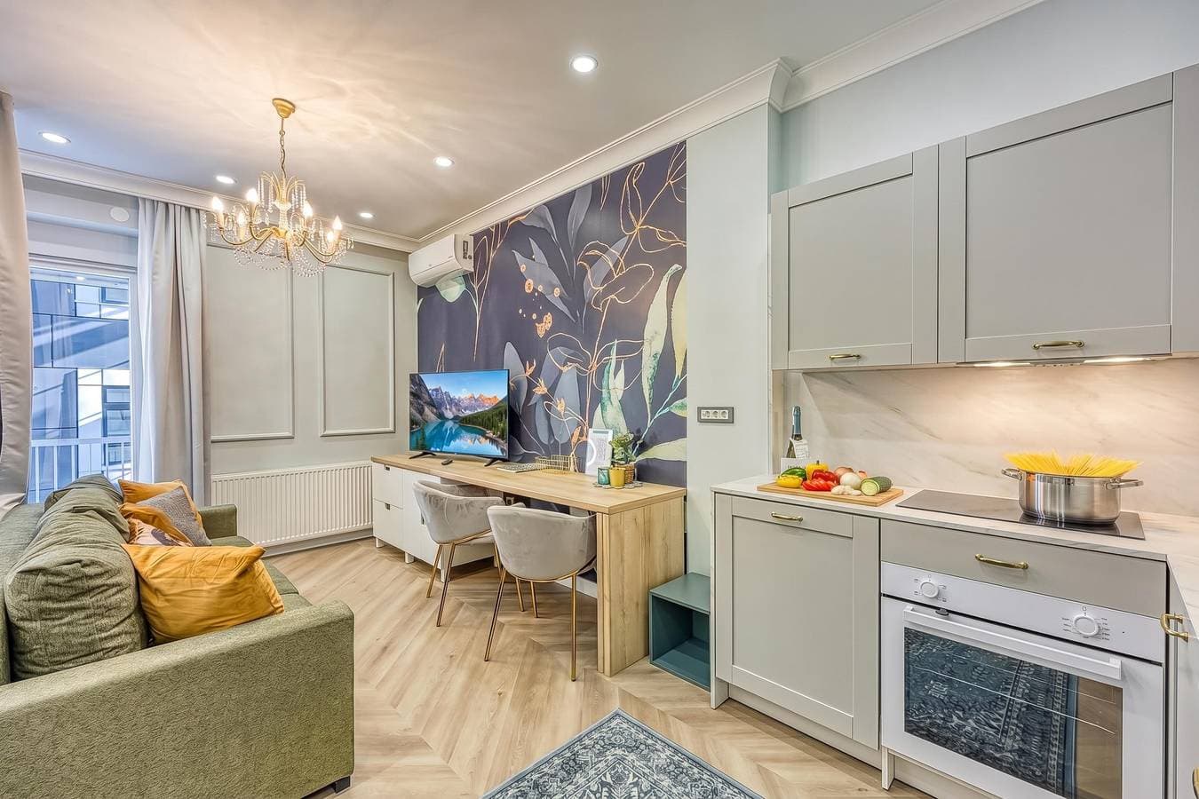 Boutique Downtown Studio with Balcony 1 1