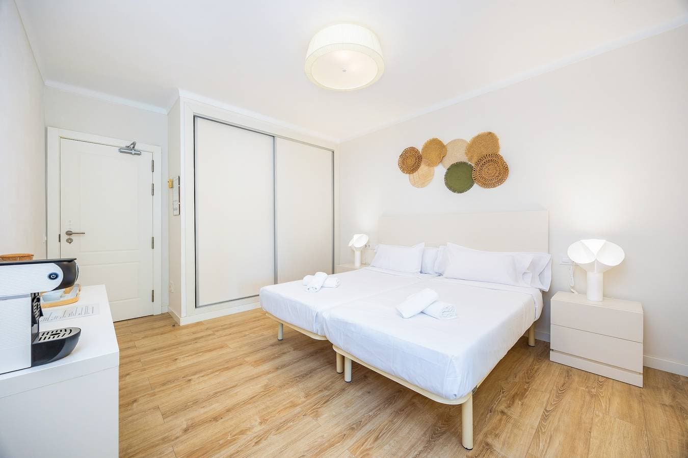 Foto 8 von 29: Hostal Boutique Canyamel - 104 Doppelzimmer mit Meerblick, Wi-Fi und Klimaanlage