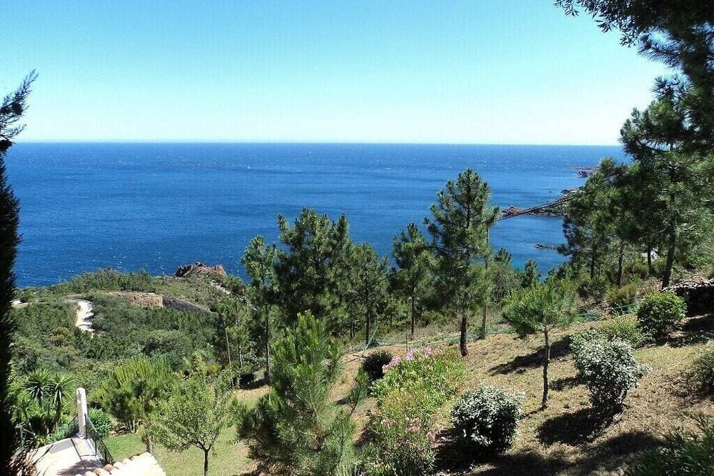 Foto 10 von 30: Studio Voll Charme 28m2 Terrasse 22m2 Panoramasee / Massif Von Esterel
