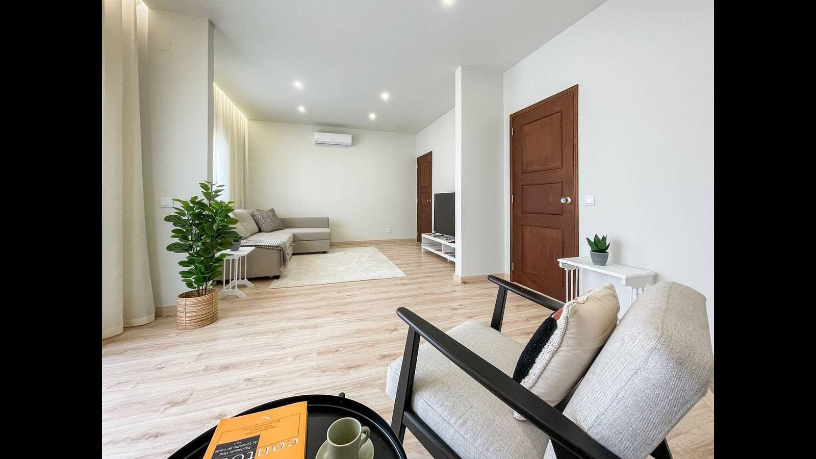 Foto 11 von 30: Ferienwohnung für 6 Personen mit Balkon