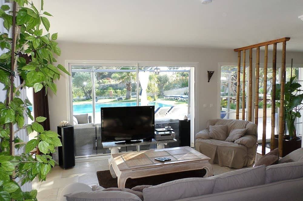 Foto 7 von 30: Wunderschöne, moderne Villa mit allem Komfort in Frieden und beheiztem Pool