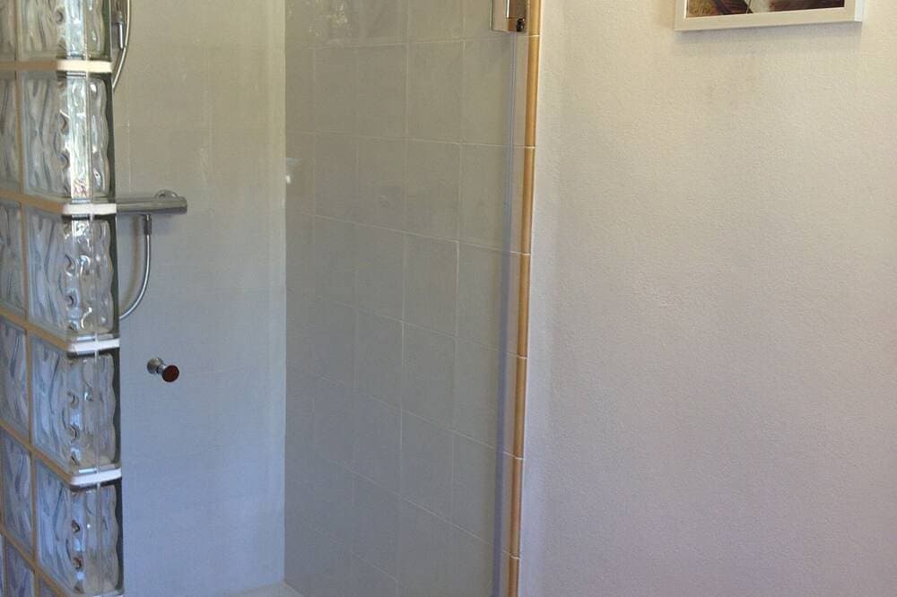 Foto 7 von 30: Tolles Haus, großer privater Außenbereich mit Grill und privatem Pool