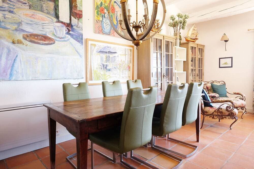 Foto 12 von 30: Charmante Villa mit 5 Schlafzimmern in der Nähe von Valbonne auf einem geschlossenen Grundstück